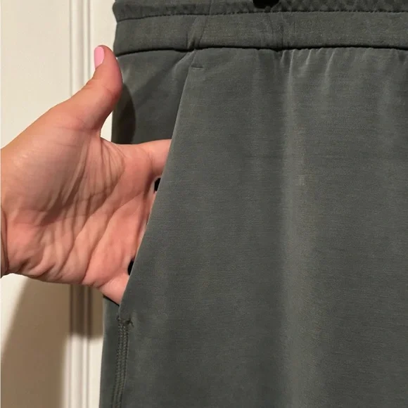 Lululemon Softstreme HR Pant 12 - Picture 4 of 12